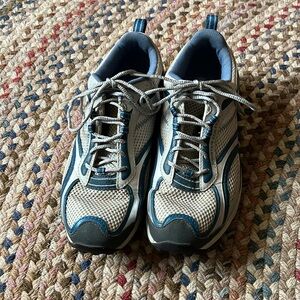TIMBERLAND Women’s 9M MOUNTAIN ATHLETICS hiking running shoes EUC